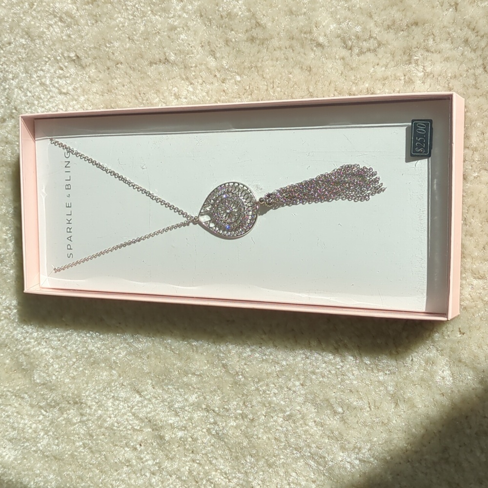 NWT Sparkle & Bling Silver Necklace